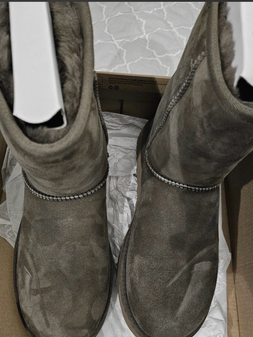 UGG